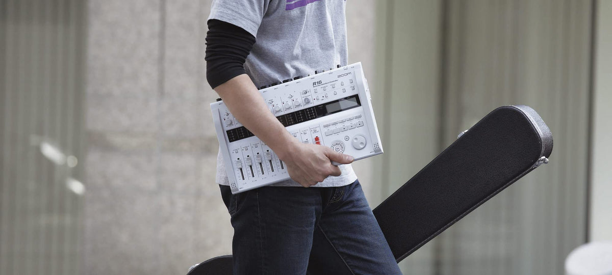 Multi-Track Tabletop Recorder with 8 XLR Combo Inputs H510424