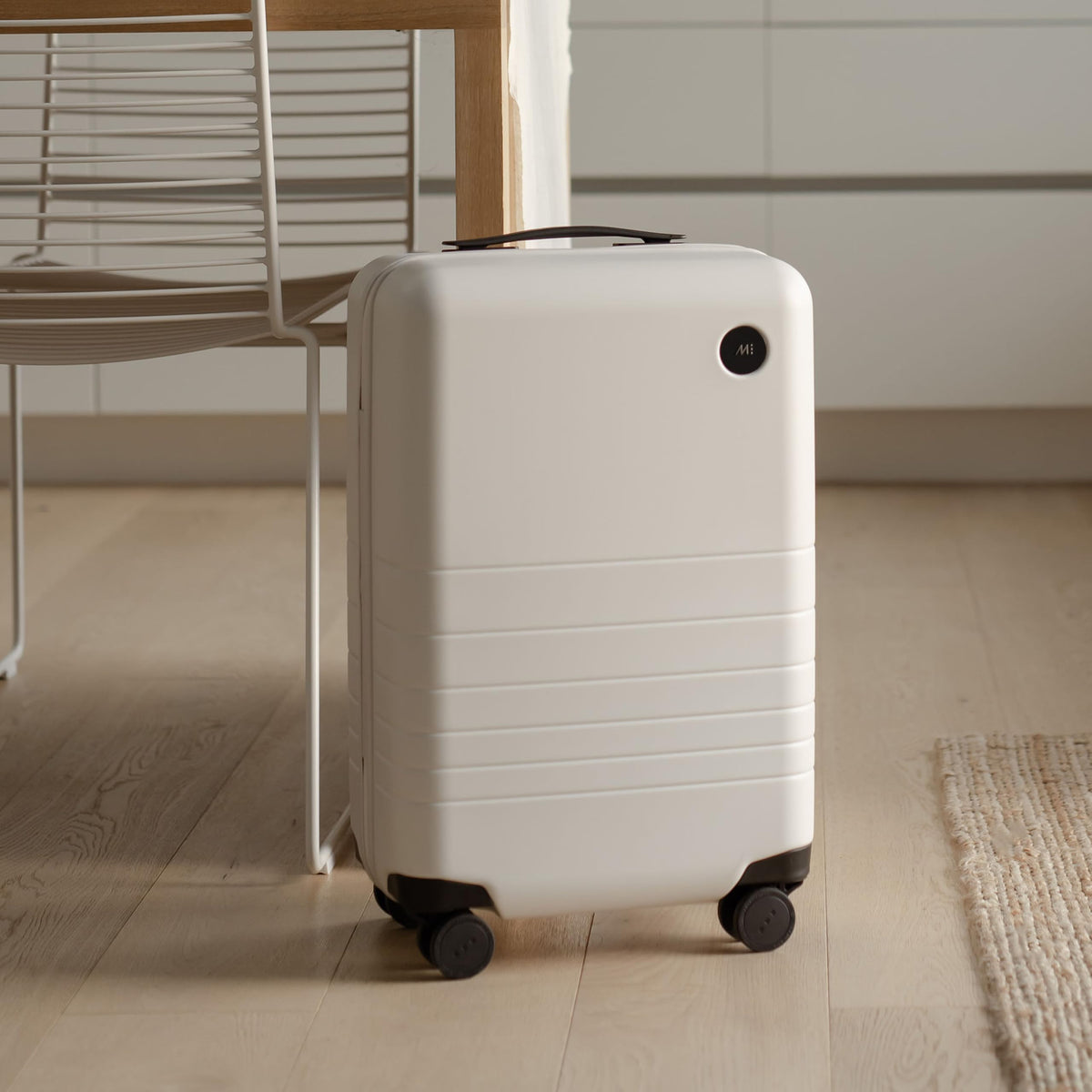 21 Inch Hardside Spinner Suitcase X732337